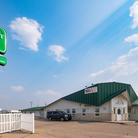 Perfect Inns & Suites Weyburn Esterno foto