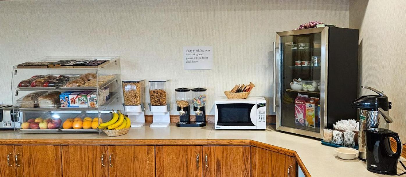 Perfect Inns & Suites Weyburn Esterno foto