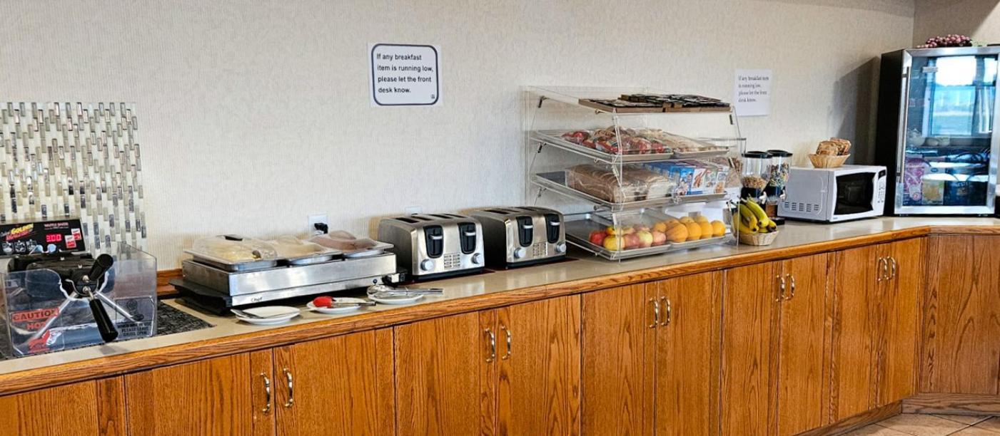 Perfect Inns & Suites Weyburn Esterno foto