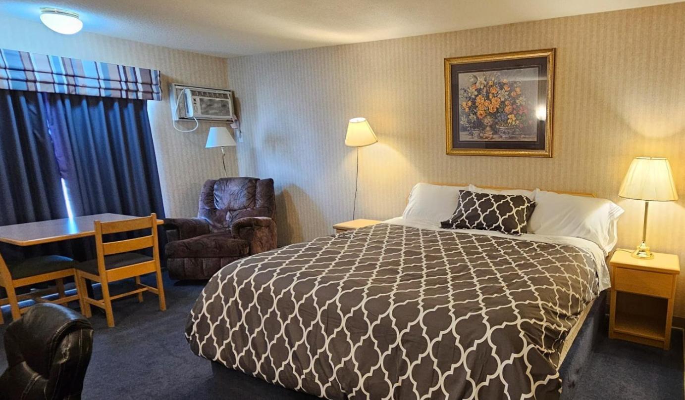 Perfect Inns & Suites Weyburn Esterno foto