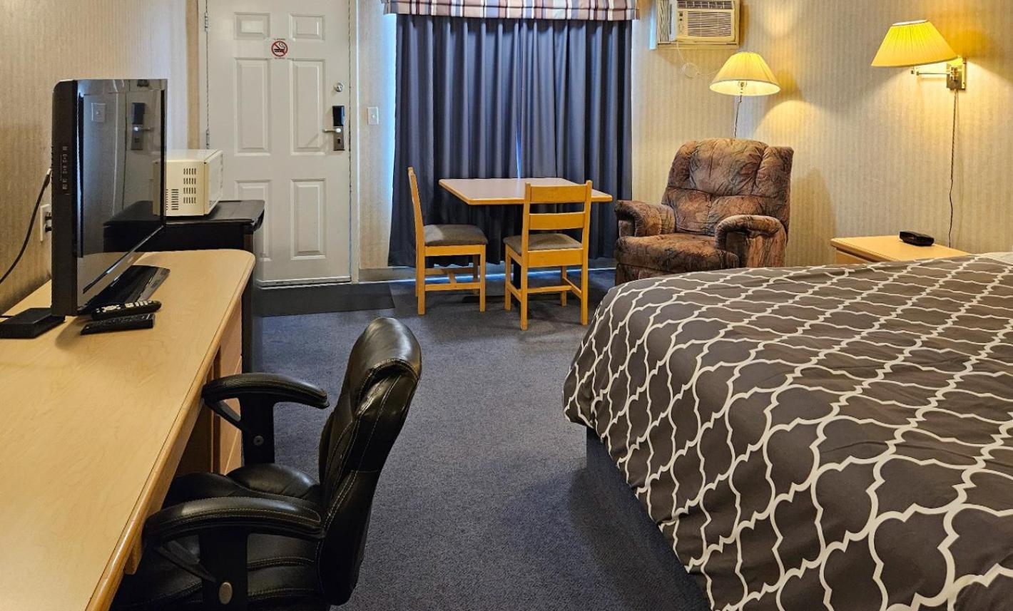 Perfect Inns & Suites Weyburn Esterno foto